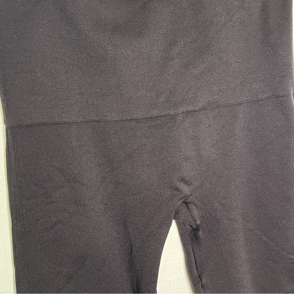 SPANX Seamless Leggings ⭐️ - Picture 8 of 9